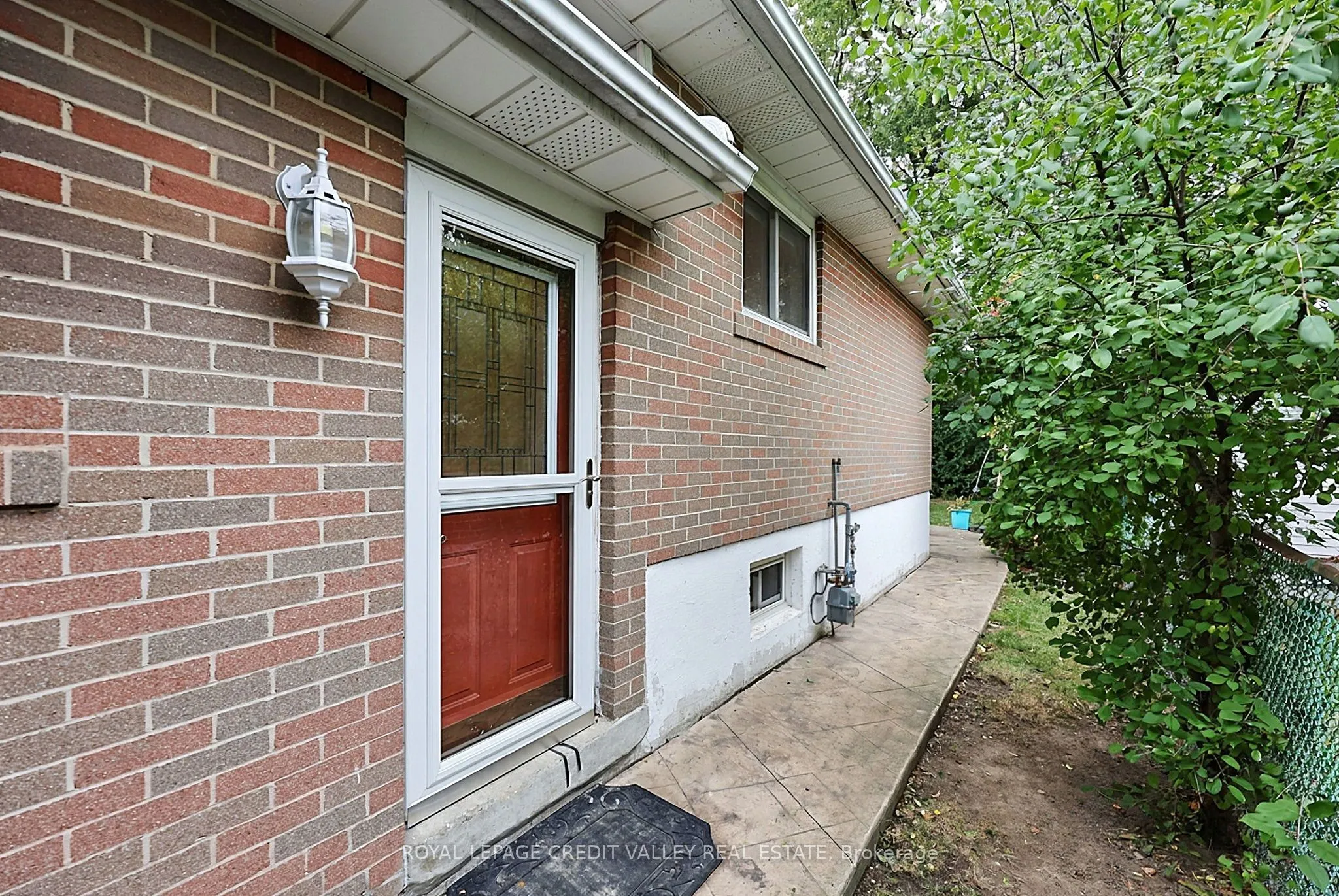 27 Castlemore Drive