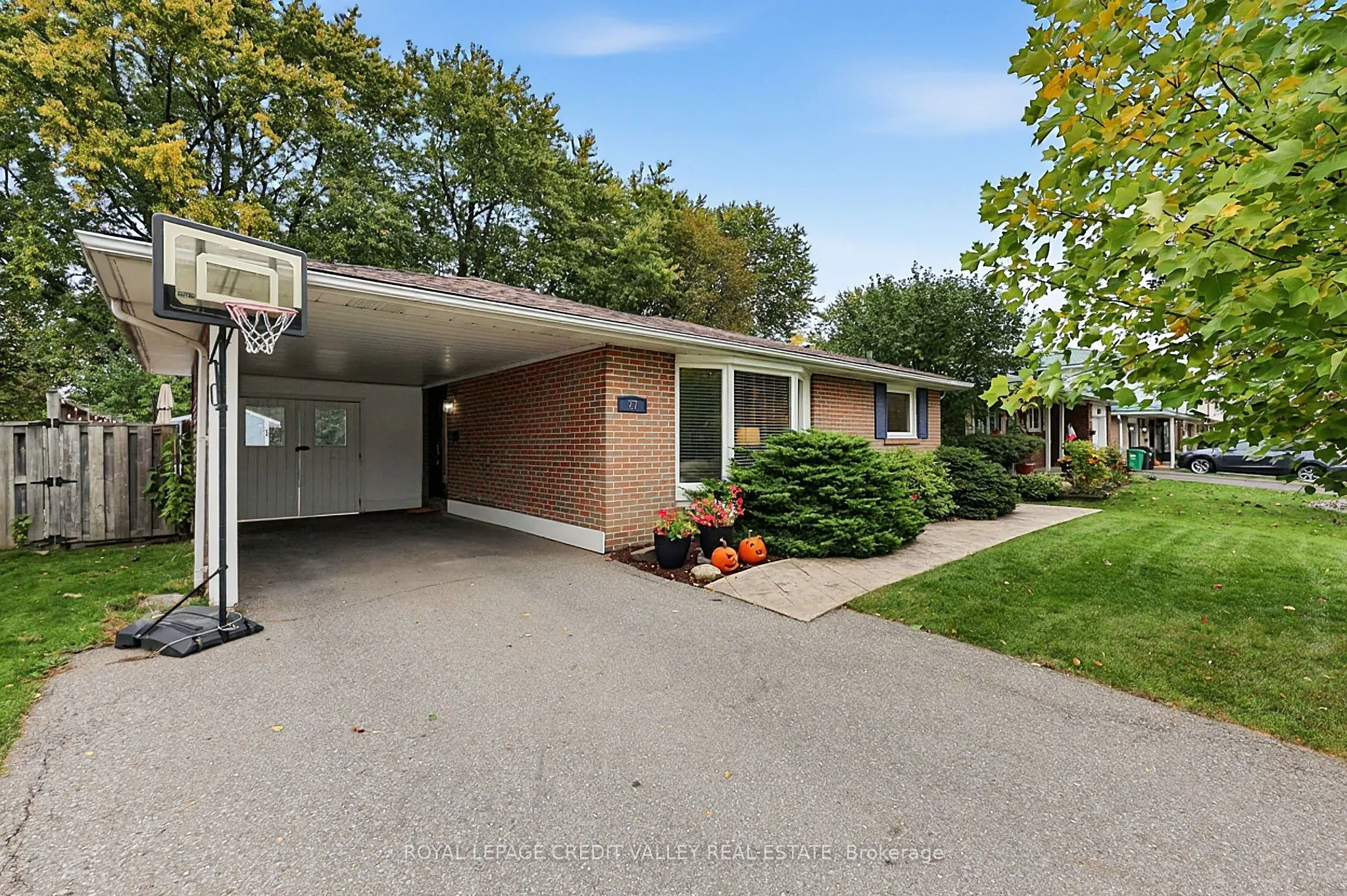 27 Castlemore Drive