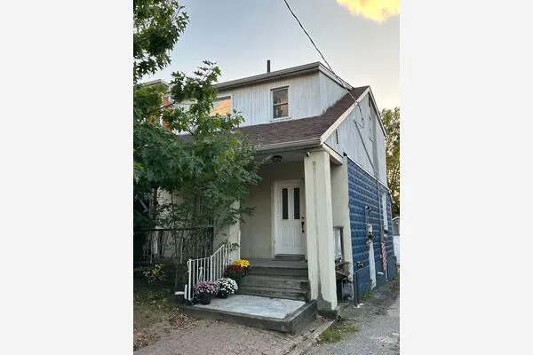 52A Rockcliffe Boulevard