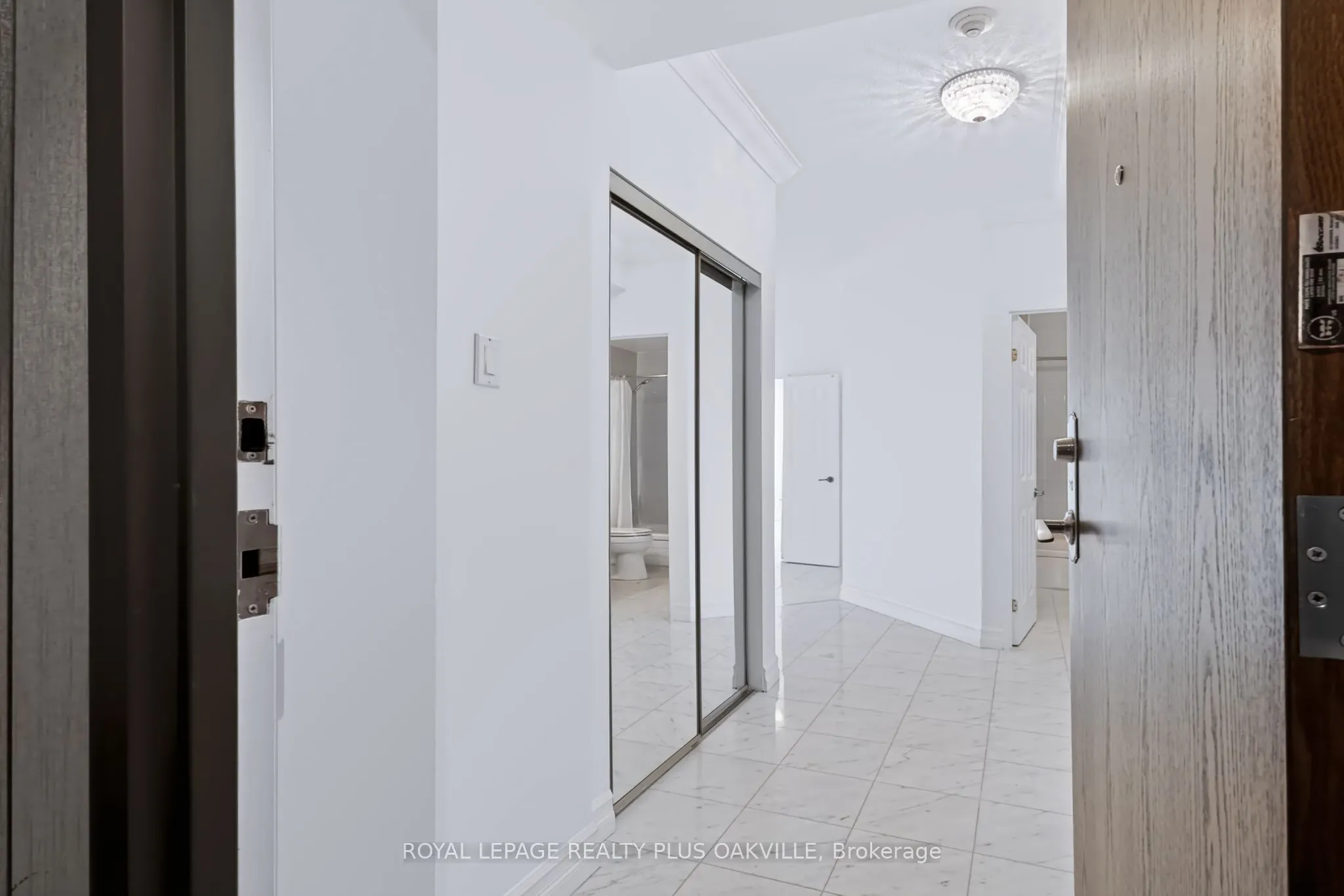 2511 Lakeshore Road W #712