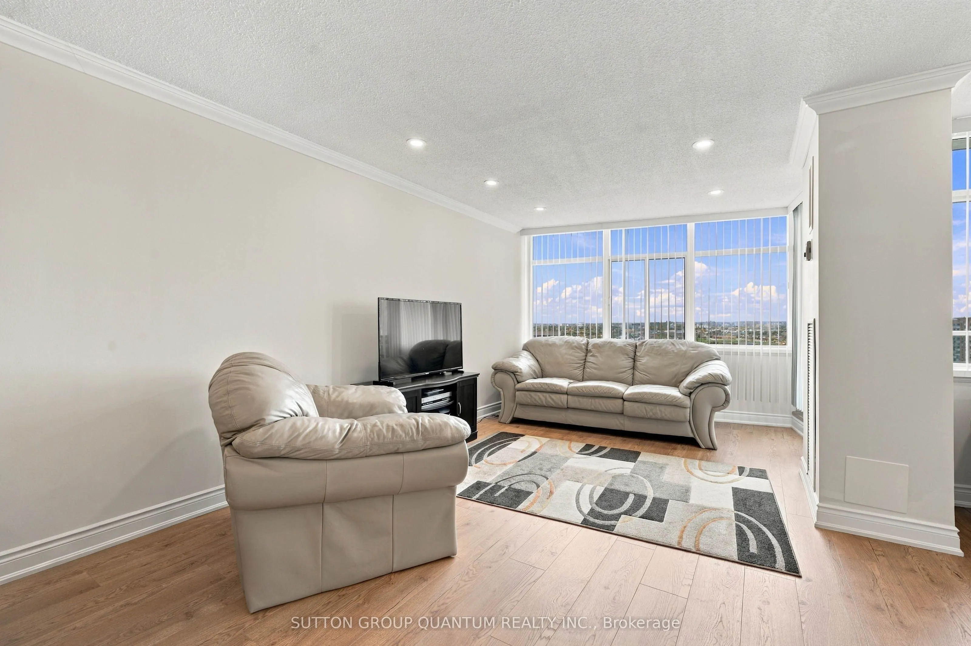 3100 Kirwin Avenue #Ph04