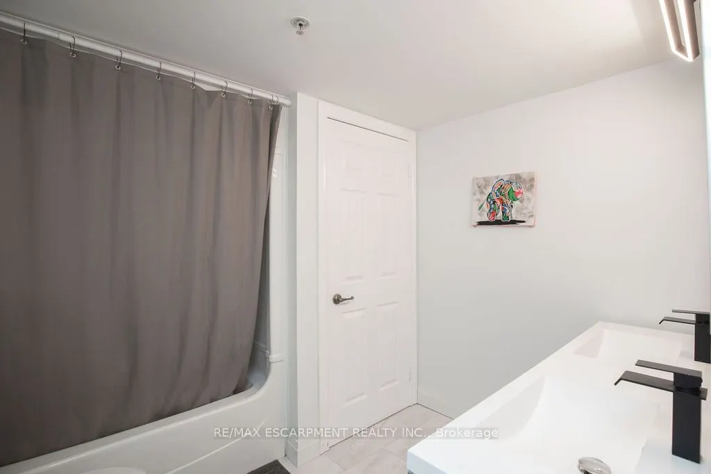 1480 Bishops Gate #207