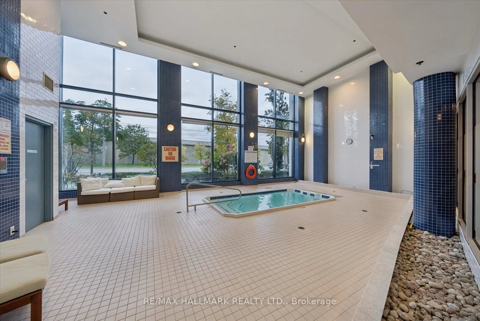 2087 Lake Shore Boulevard W #105