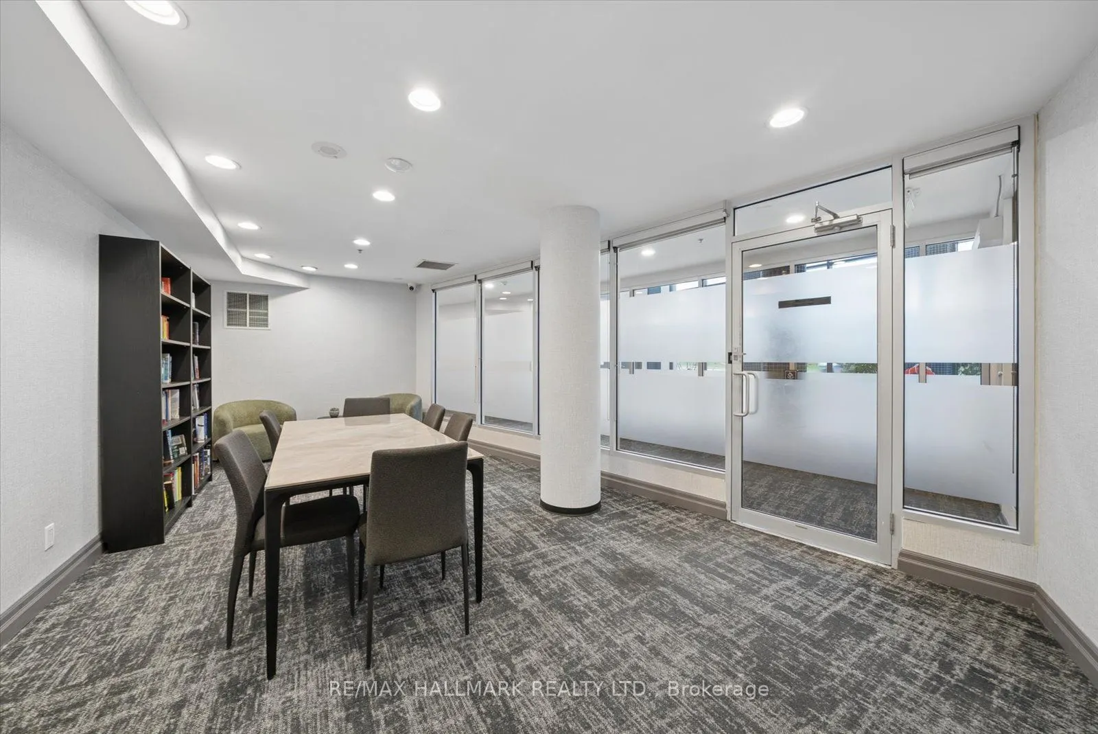 2087 Lake Shore Boulevard W #105