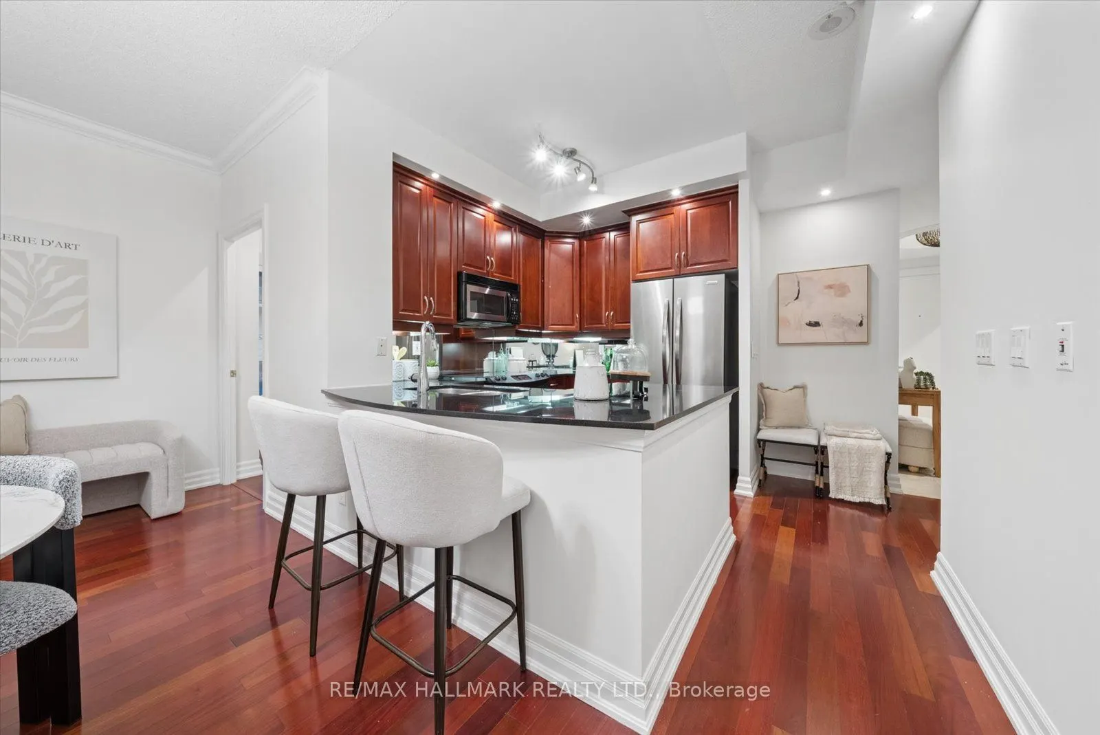 2087 Lake Shore Boulevard W #105