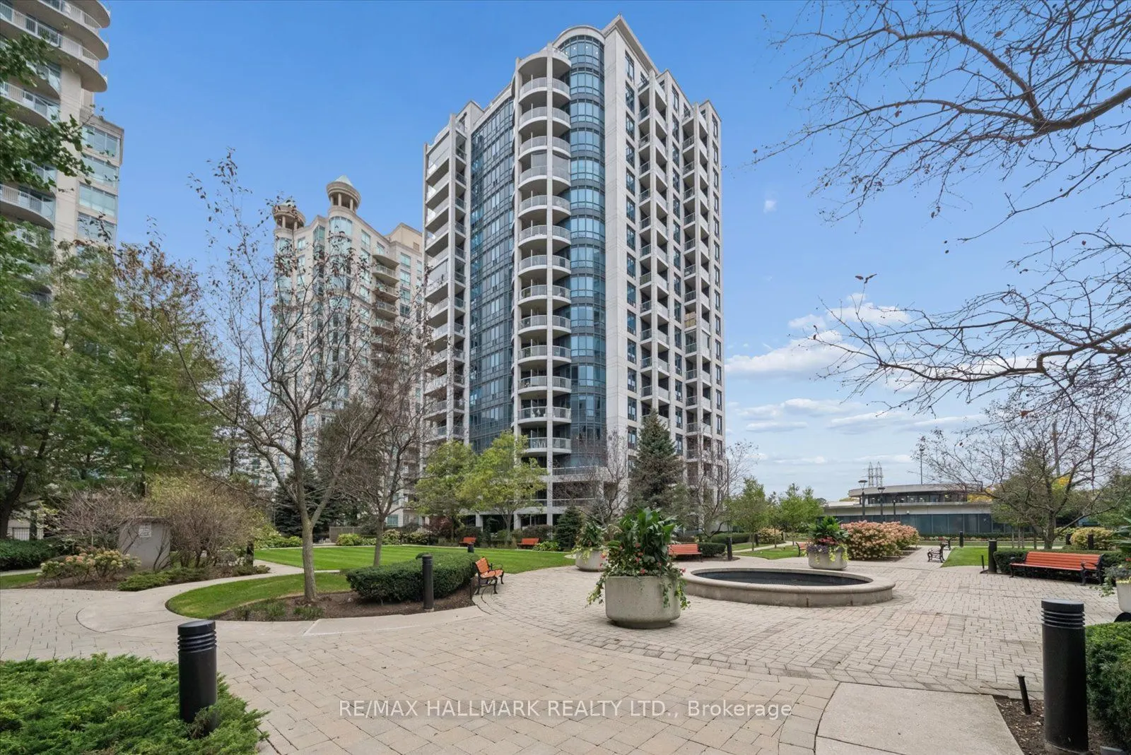 2087 Lake Shore Boulevard W #105