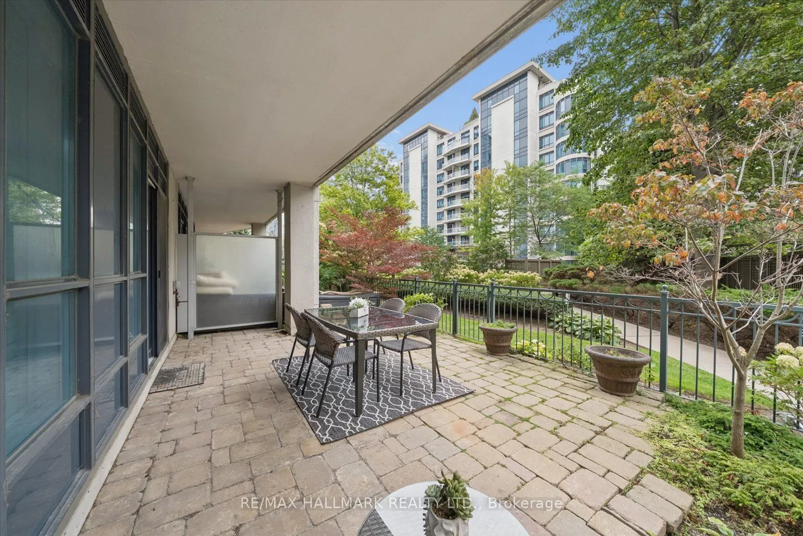 2087 Lake Shore Boulevard W #105