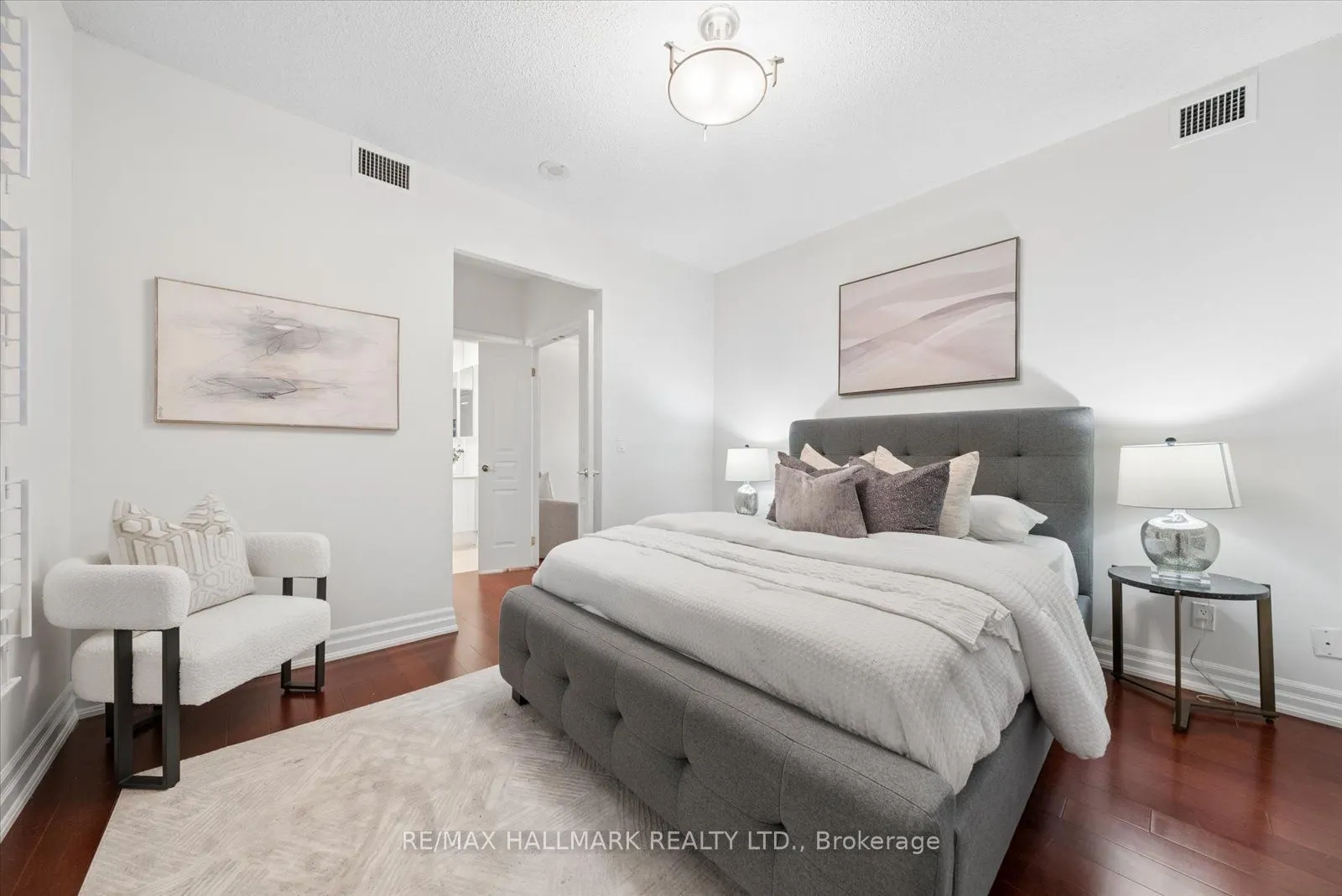 2087 Lake Shore Boulevard W #105