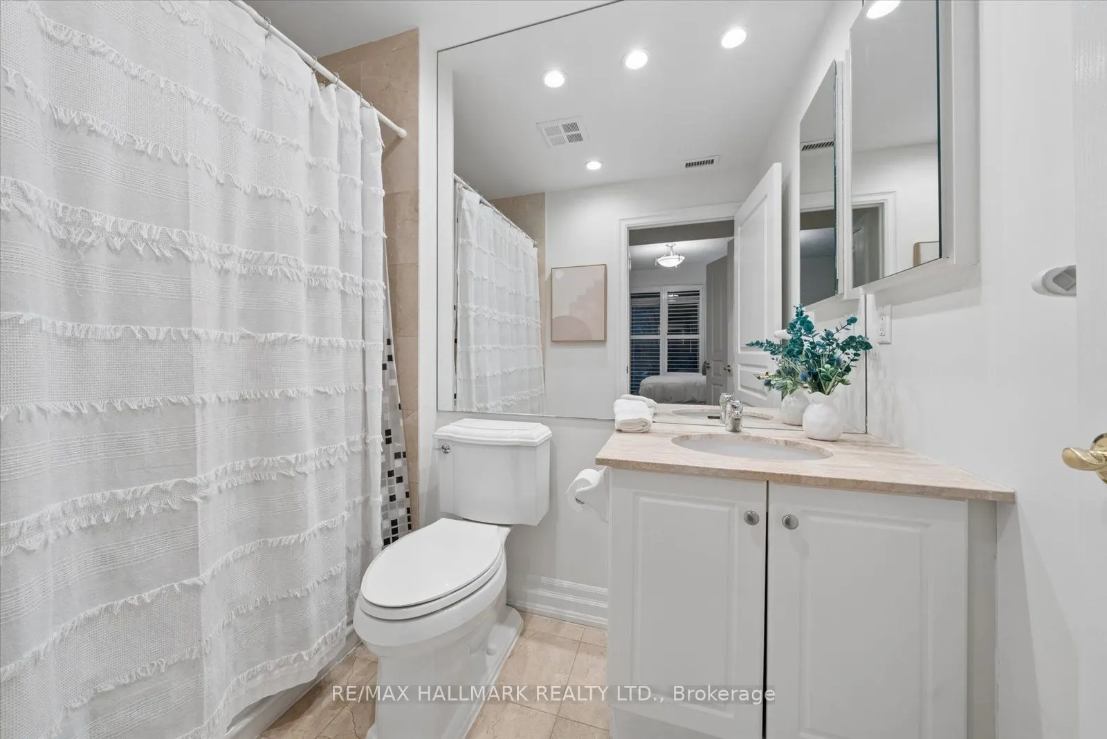2087 Lake Shore Boulevard W #105