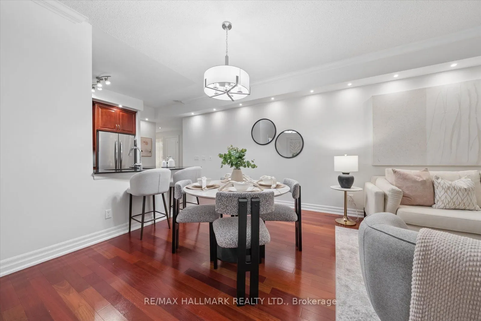 2087 Lake Shore Boulevard W #105