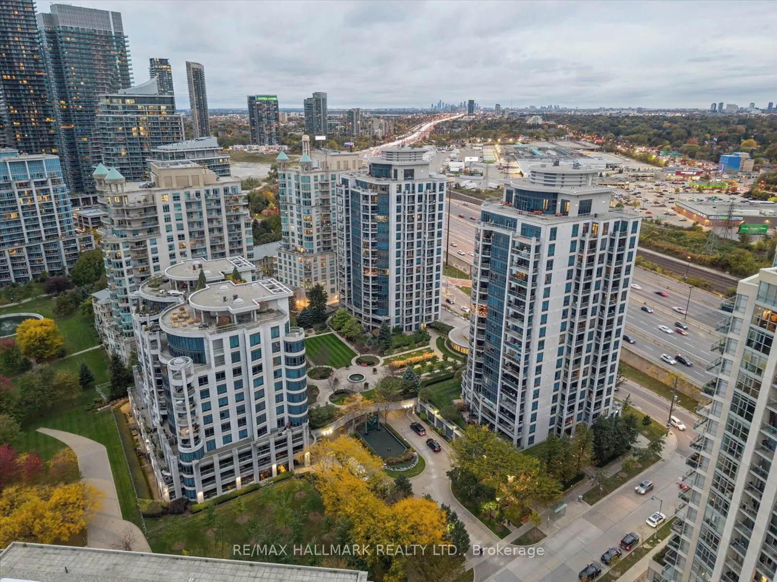 2087 Lake Shore Boulevard W #105