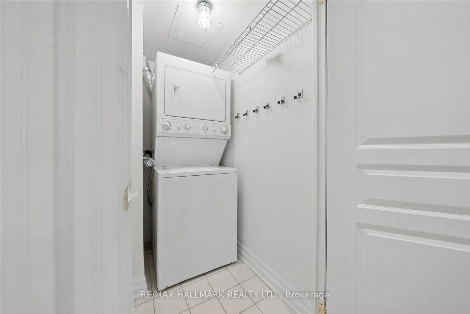 2087 Lake Shore Boulevard W #105