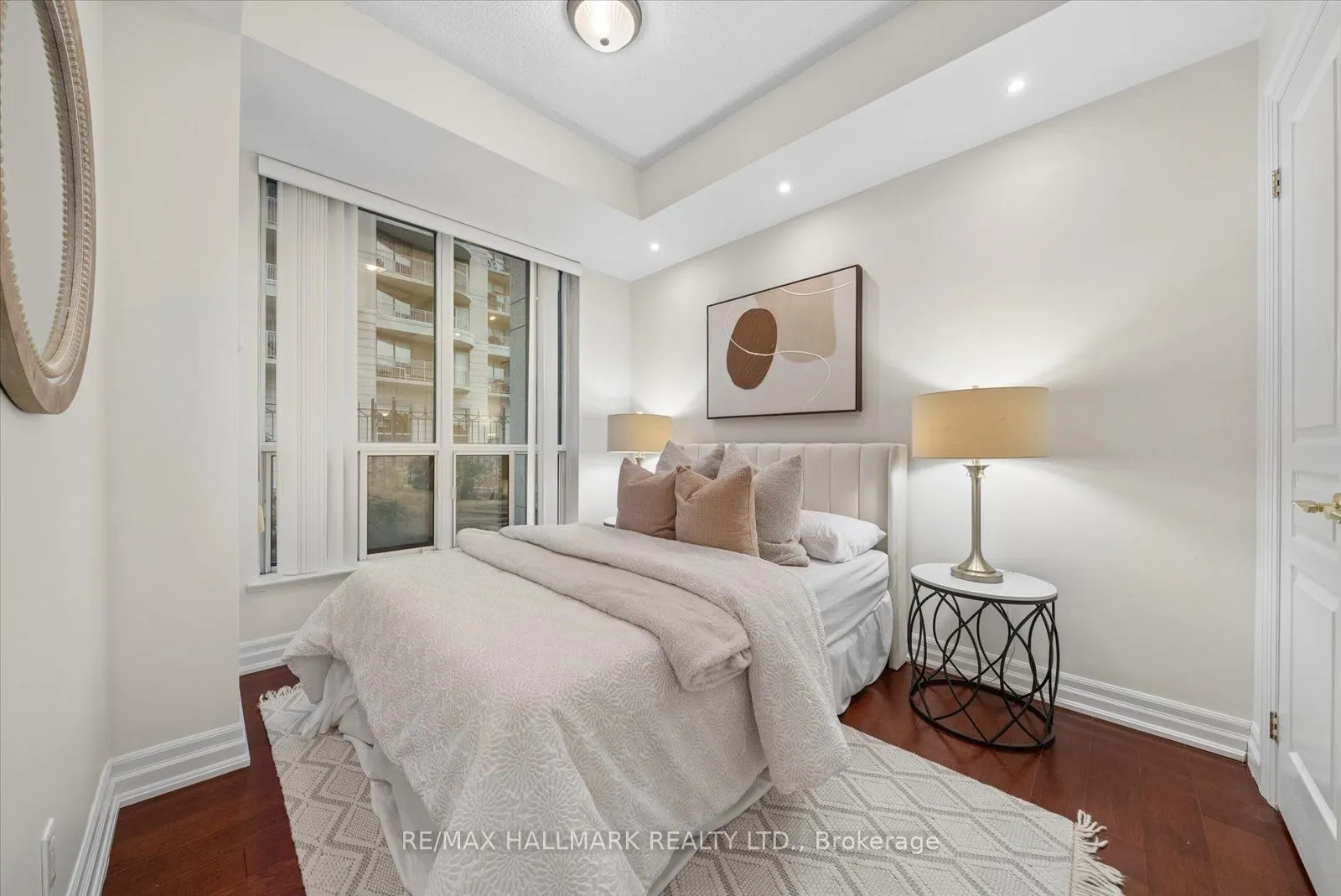 2087 Lake Shore Boulevard W #105