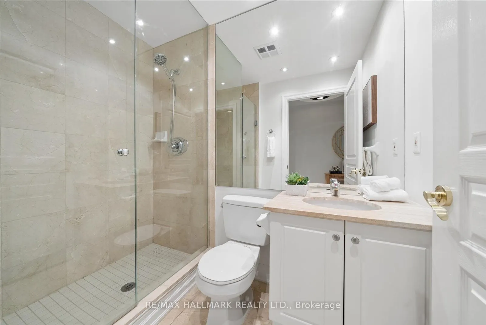 2087 Lake Shore Boulevard W #105