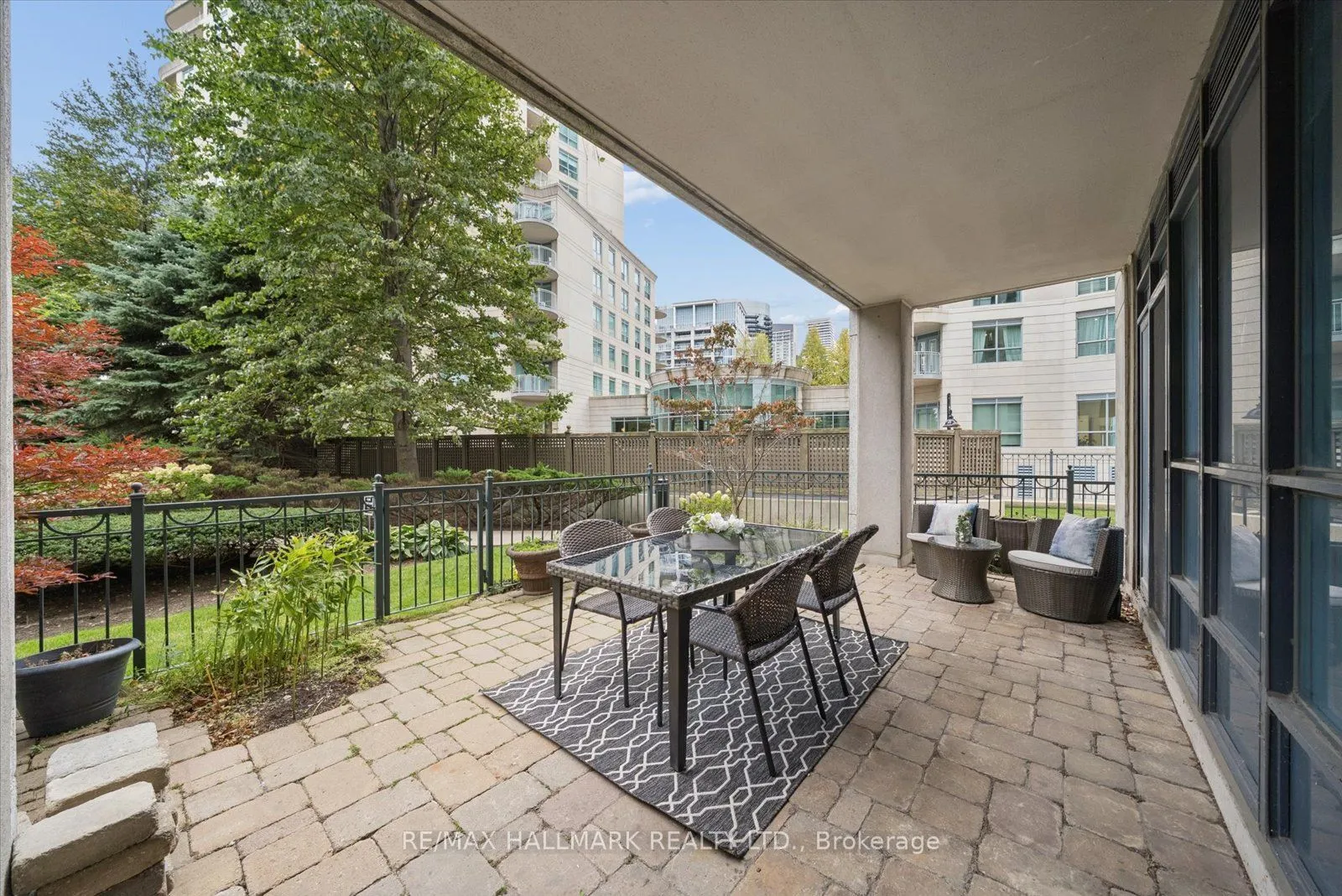 2087 Lake Shore Boulevard W #105