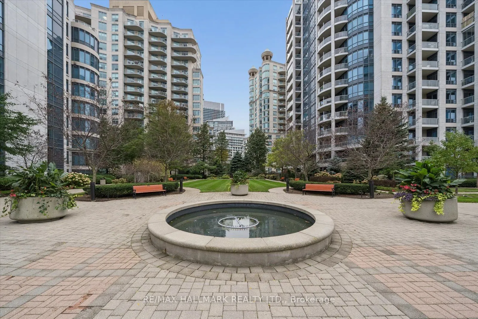 2087 Lake Shore Boulevard W #105
