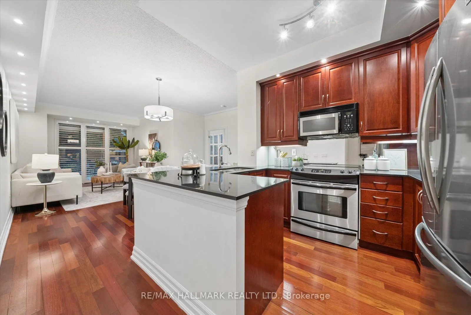 2087 Lake Shore Boulevard W #105