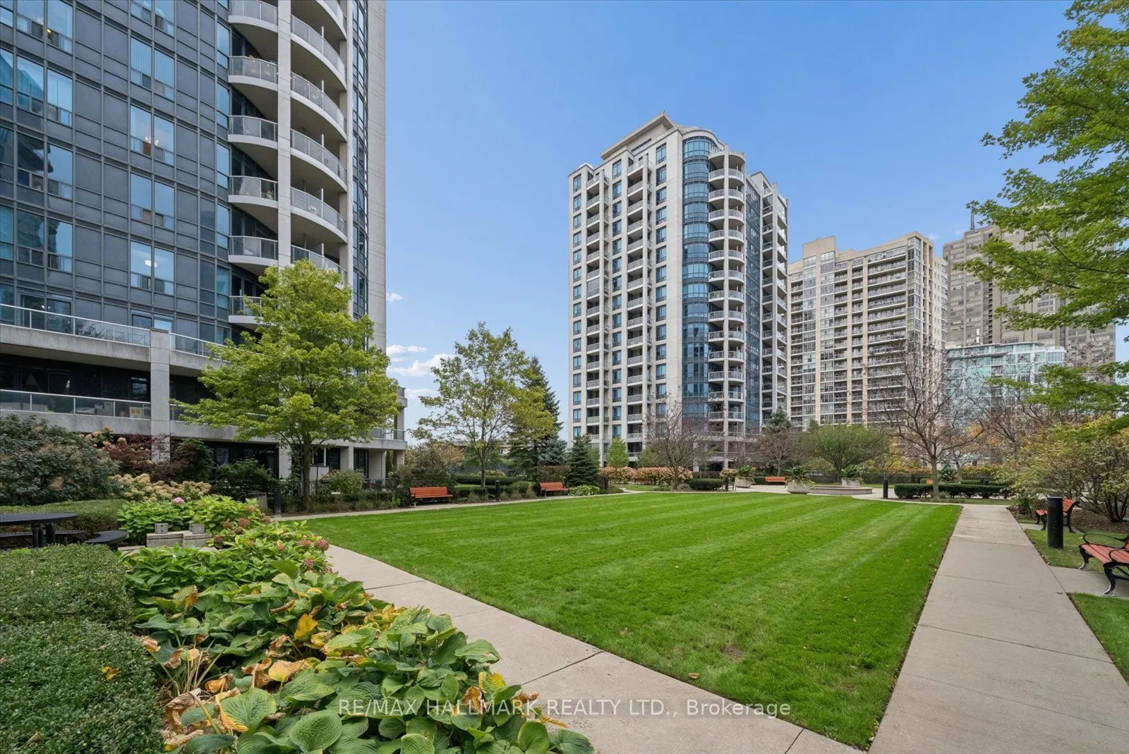 2087 Lake Shore Boulevard W #105