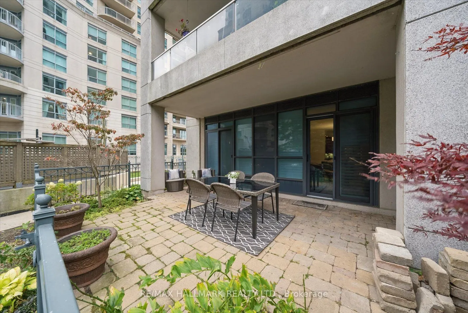 2087 Lake Shore Boulevard W #105