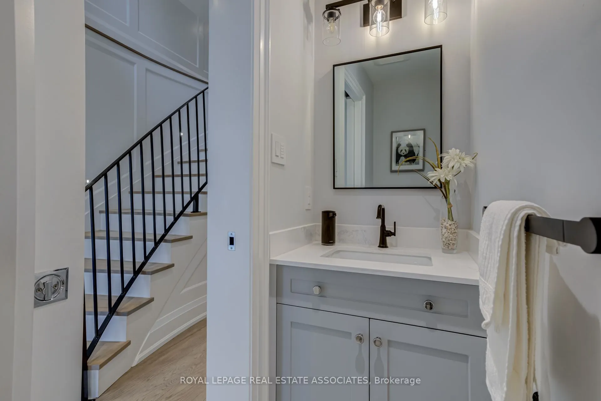 889 Sweetwater Crescent