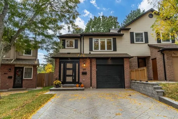 889 Sweetwater Crescent