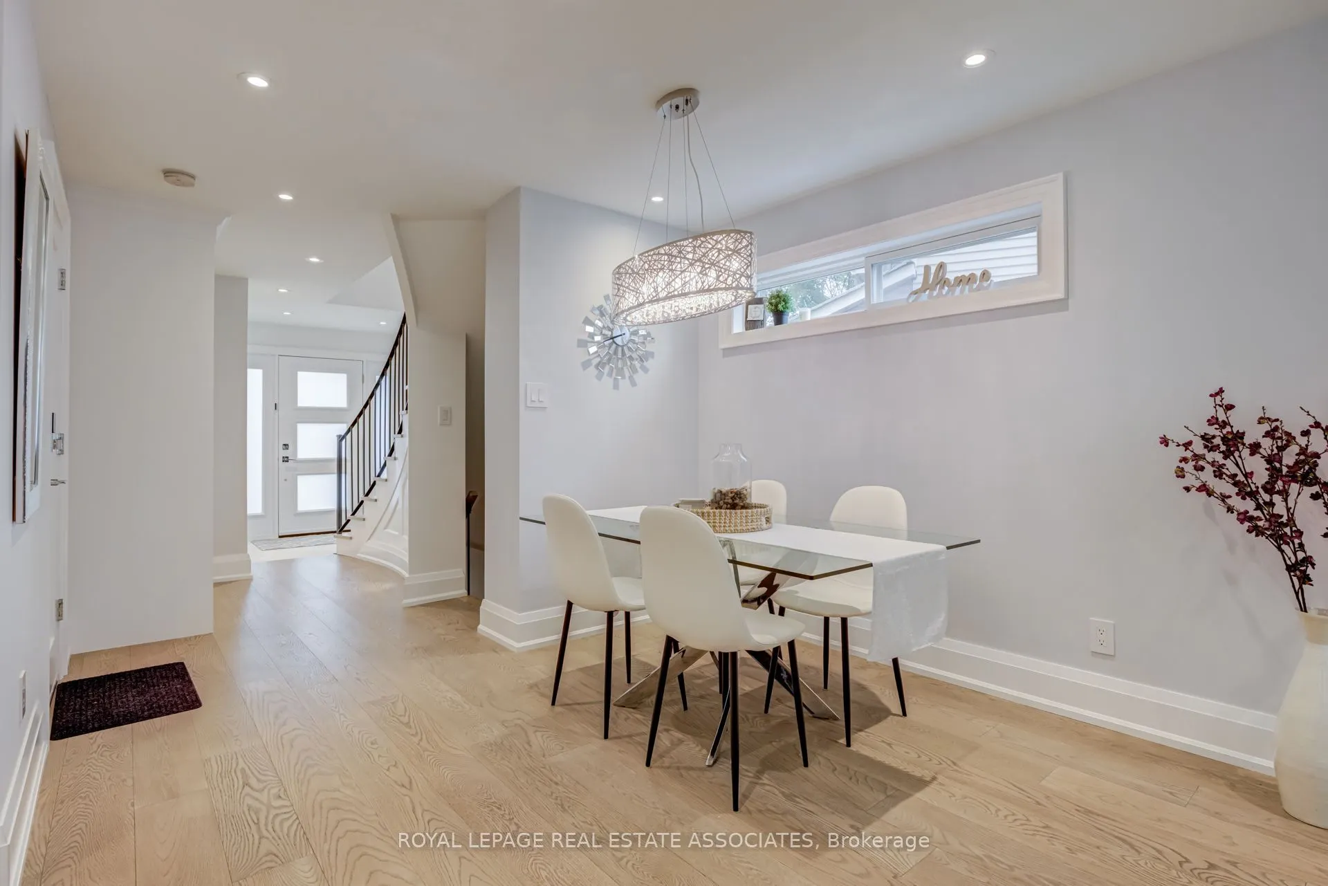 889 Sweetwater Crescent