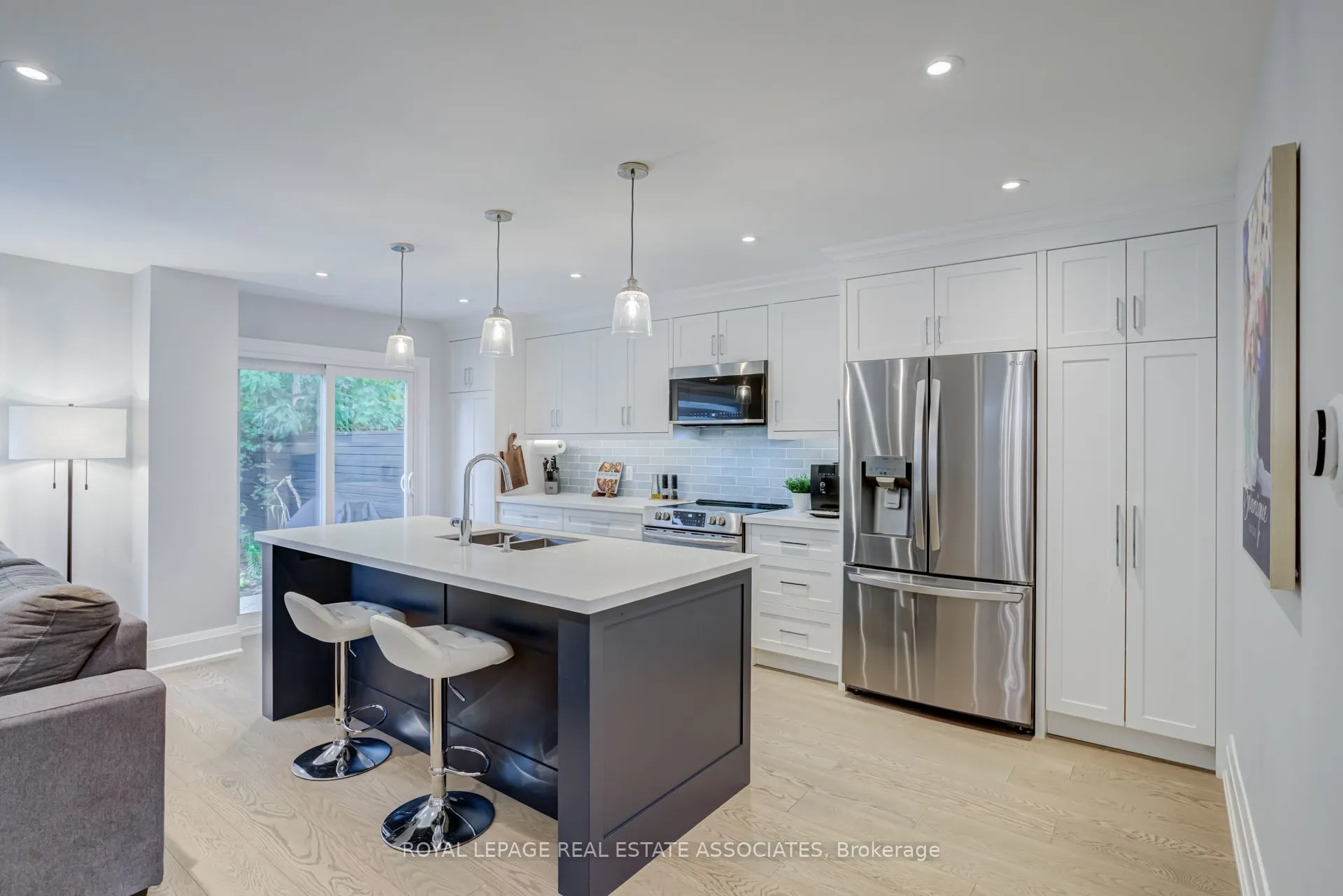 889 Sweetwater Crescent