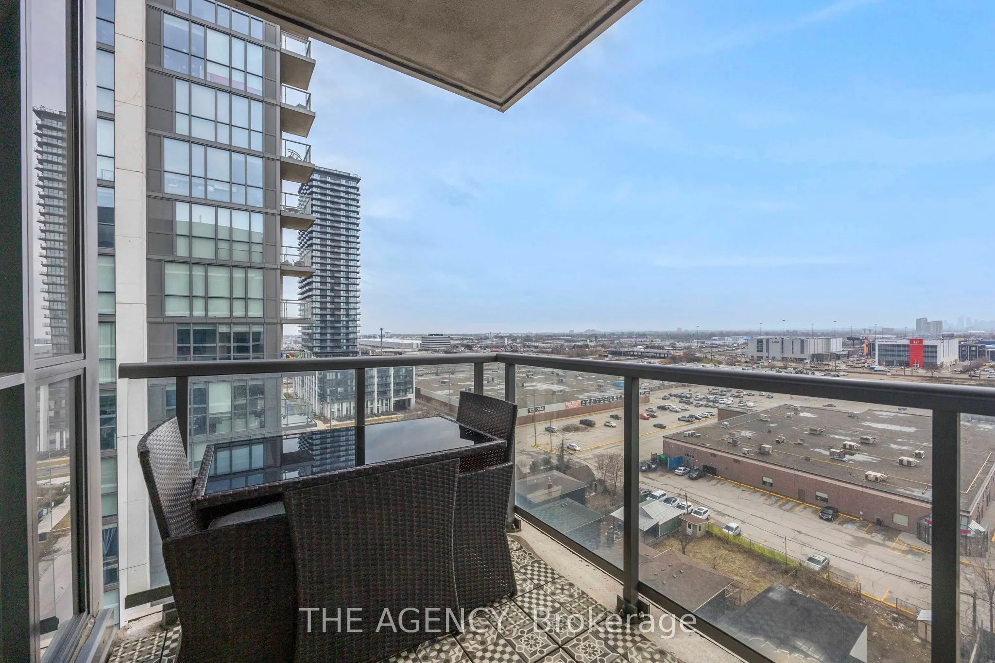 1185 The Queensway #1104