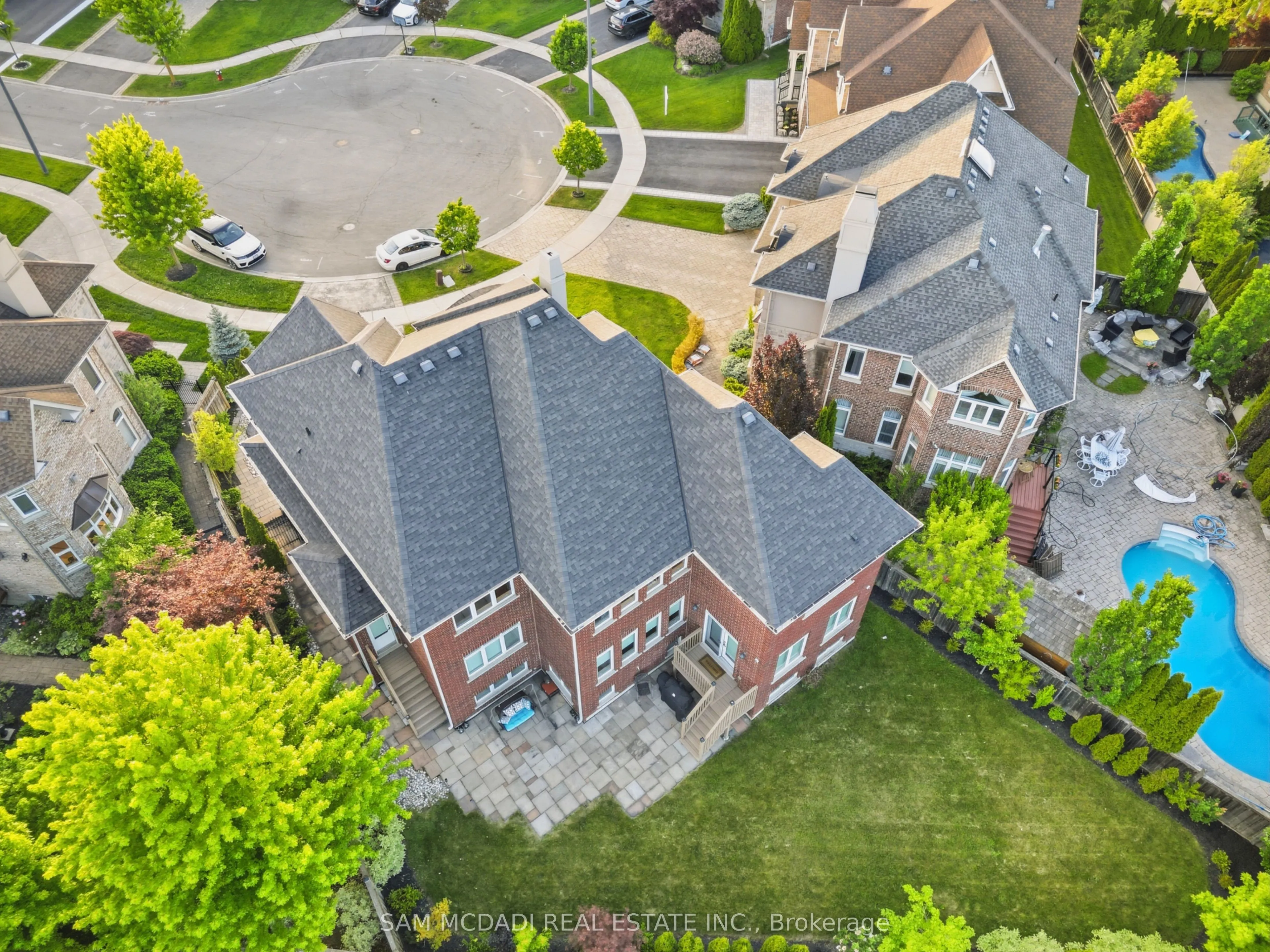 962 Fredonia Drive