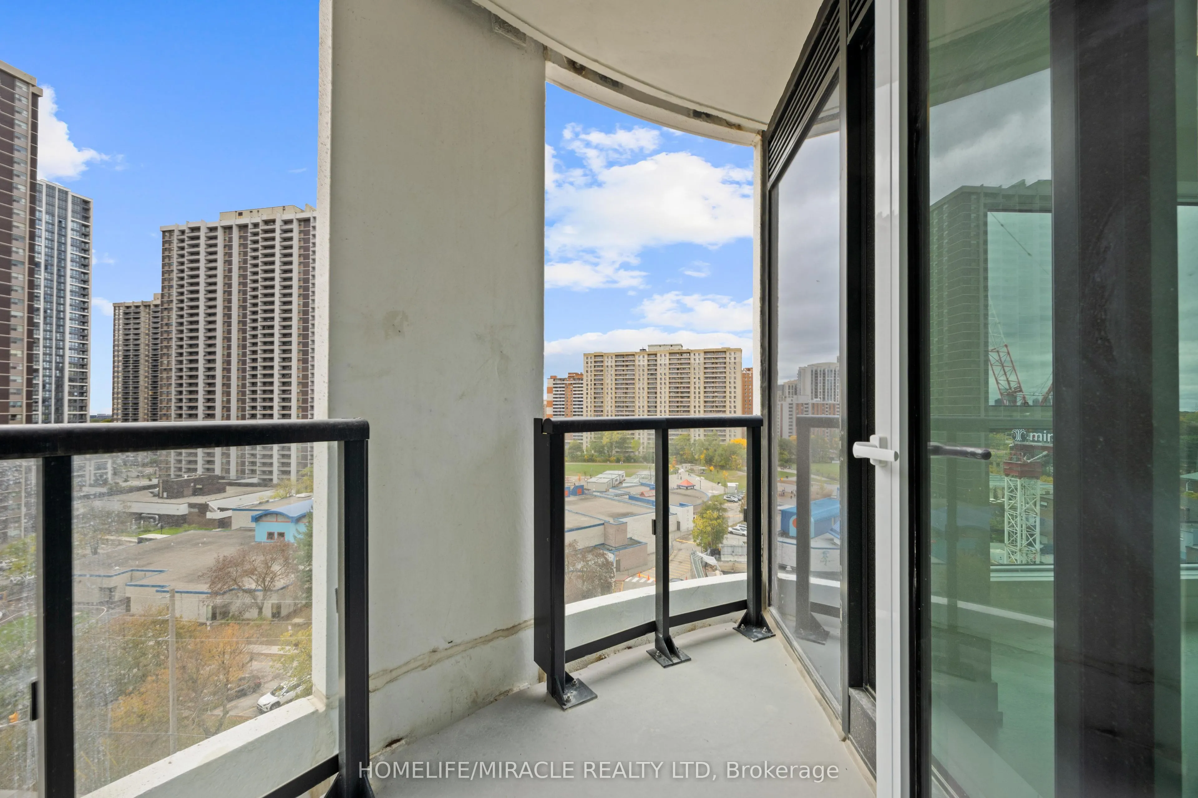 25 Cordova Avenue #905
