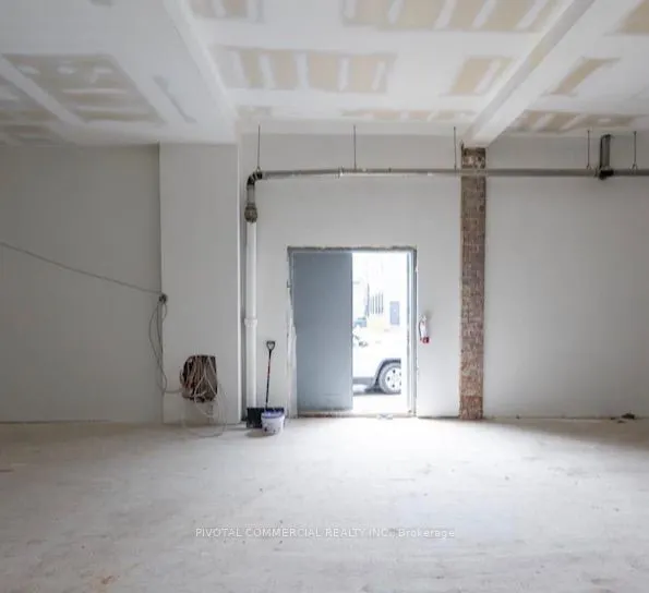 2878 Dundas Street W #100