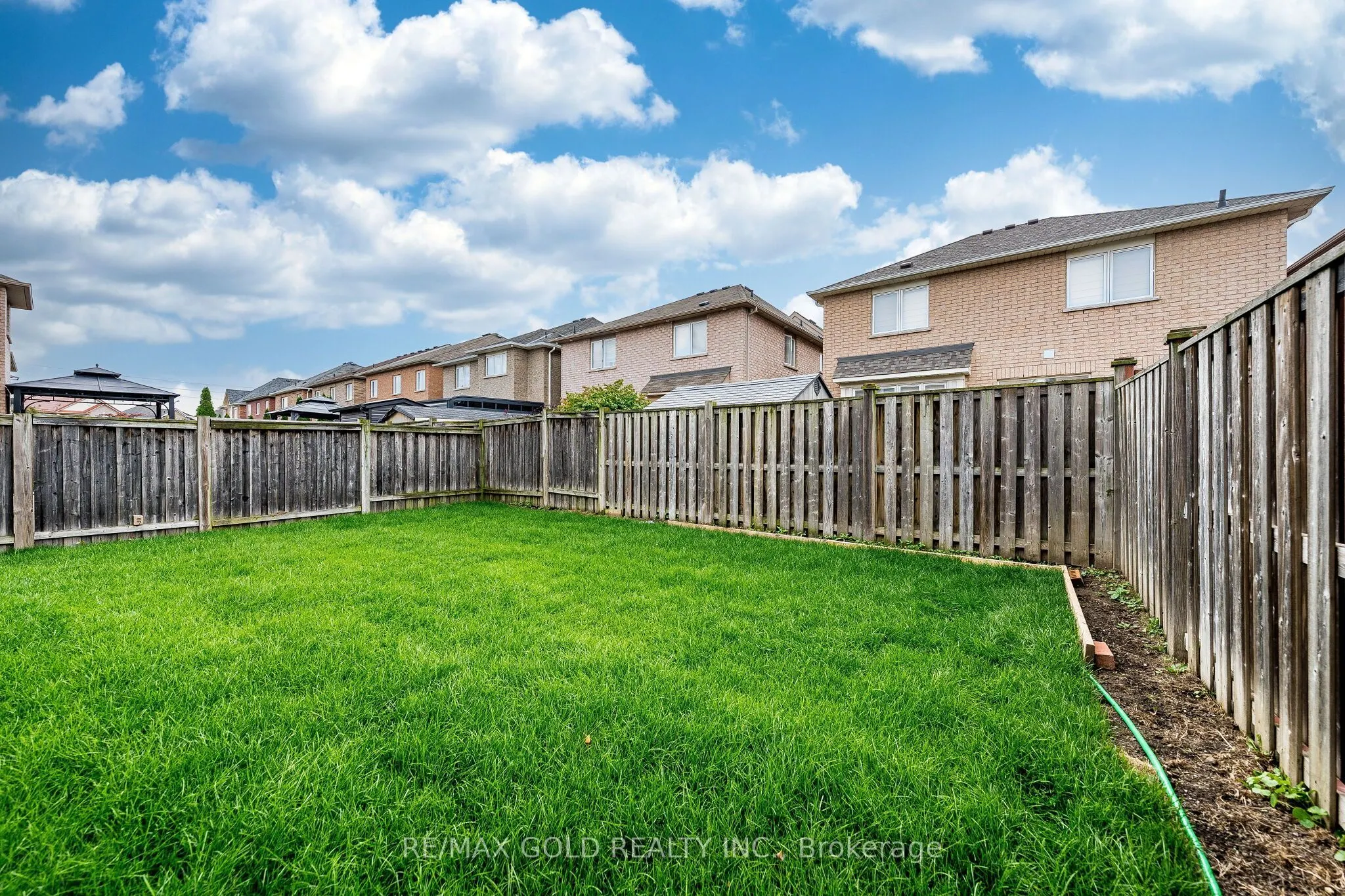 43 Spotted Owl Crescent