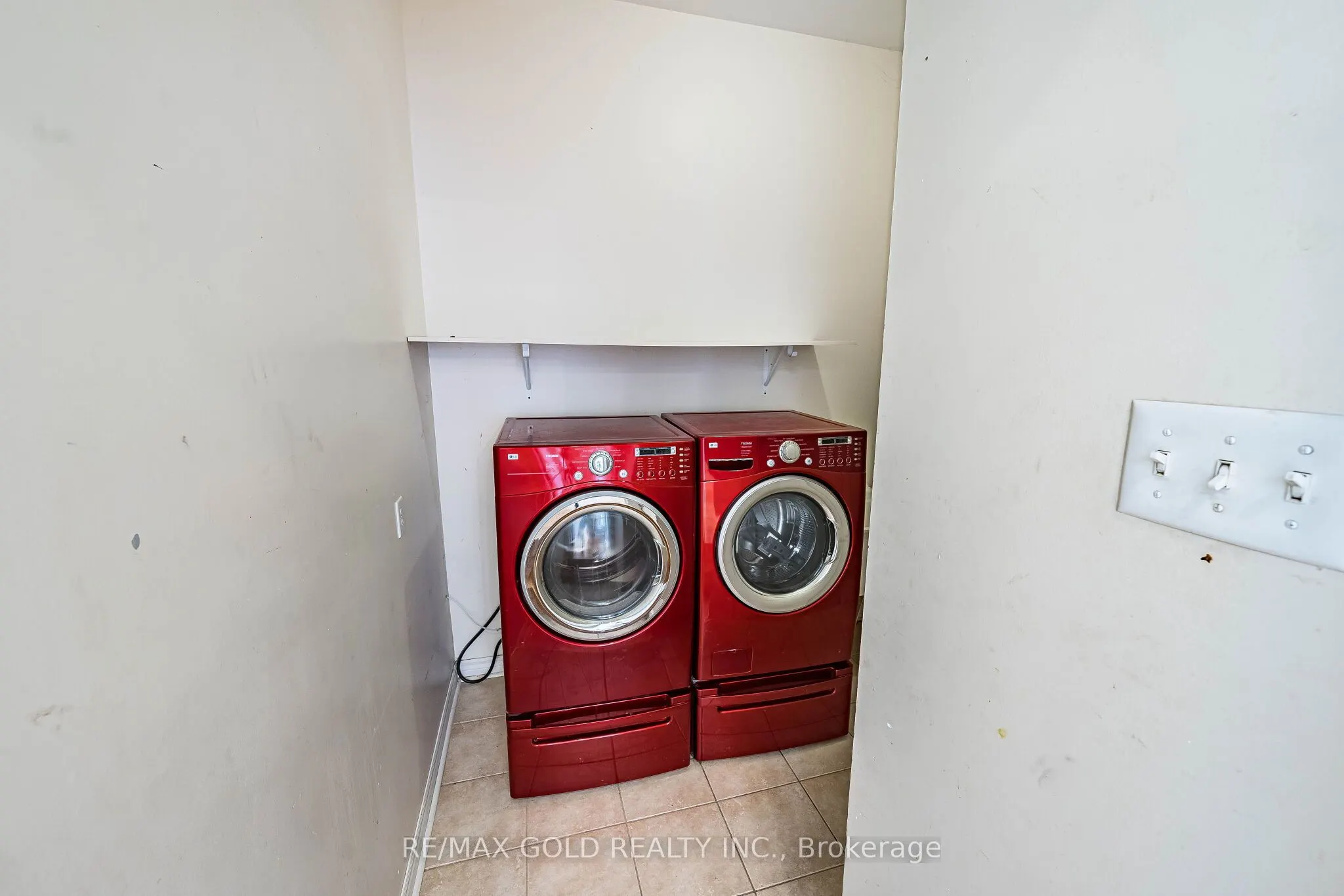 43 Spotted Owl Crescent