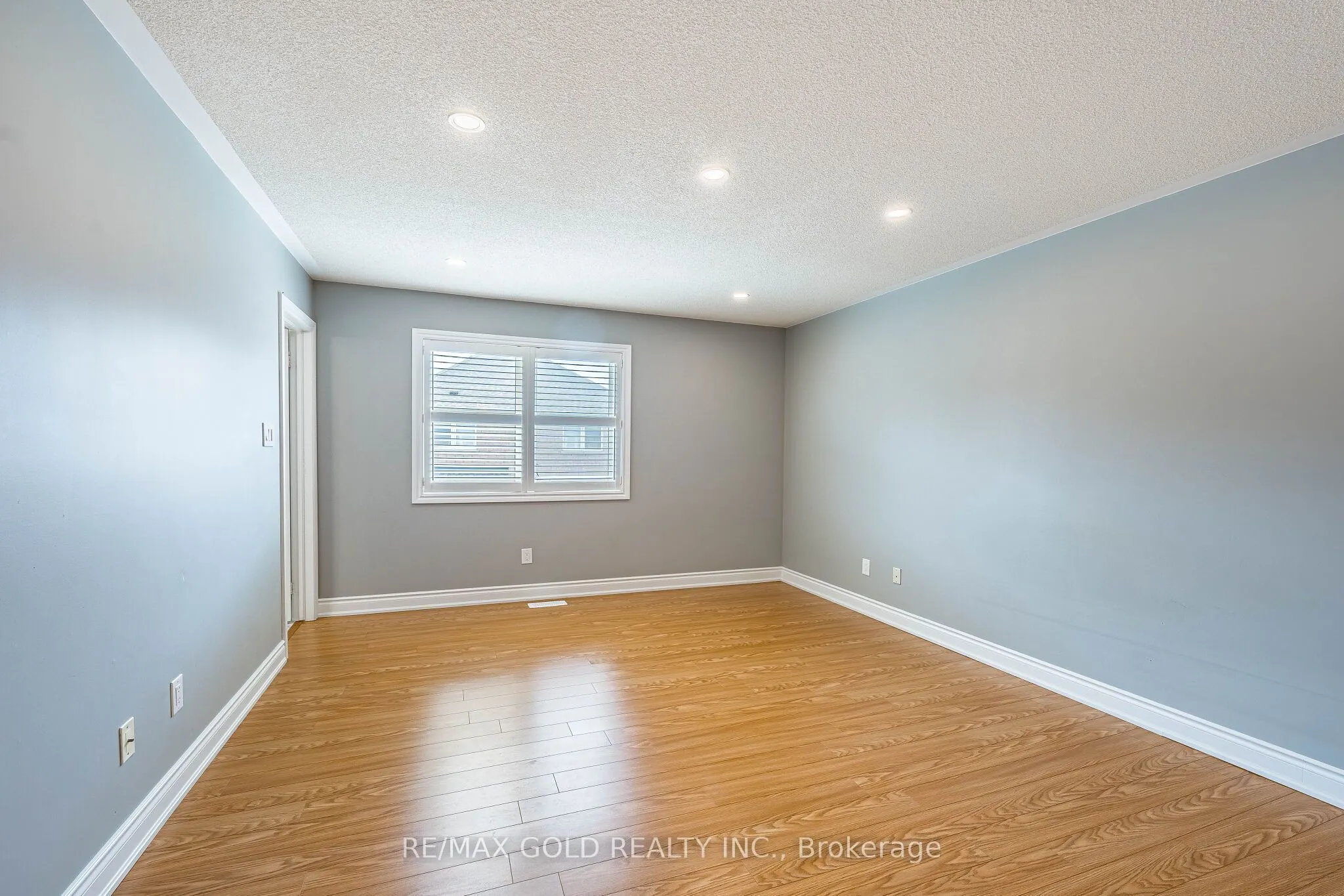 43 Spotted Owl Crescent