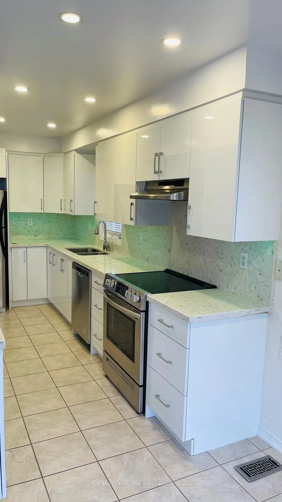 5255 Palmetto Place #11
