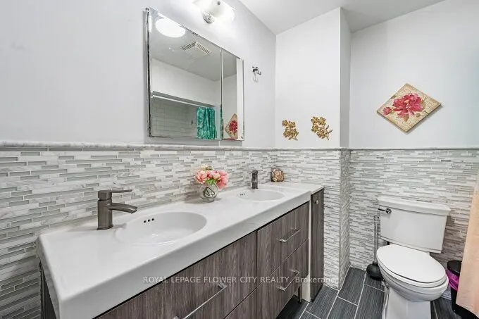 3 Clayhall Crescent