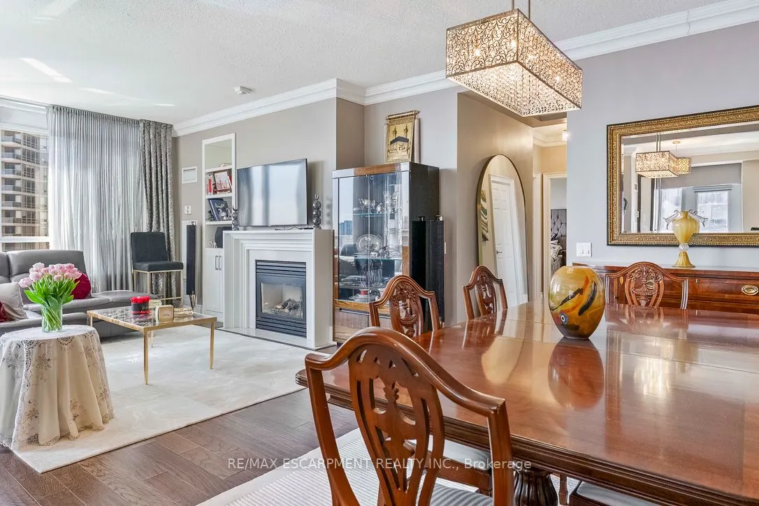 35 Kingsbridge Garden Circle #2706
