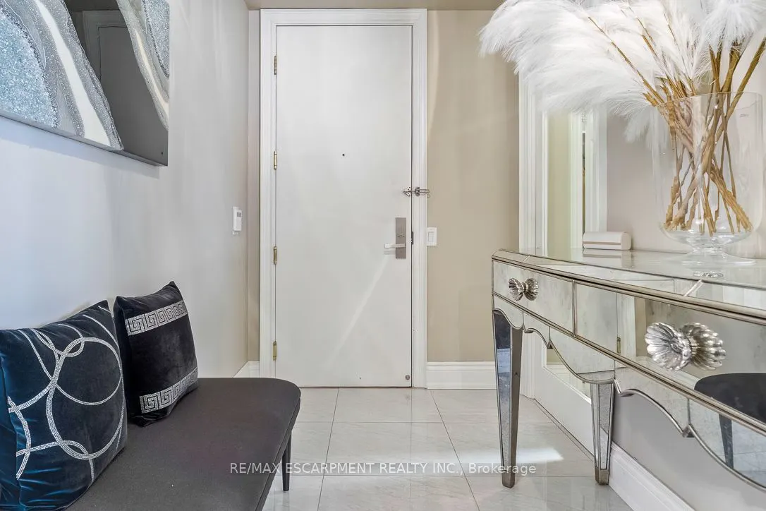 35 Kingsbridge Garden Circle #2706