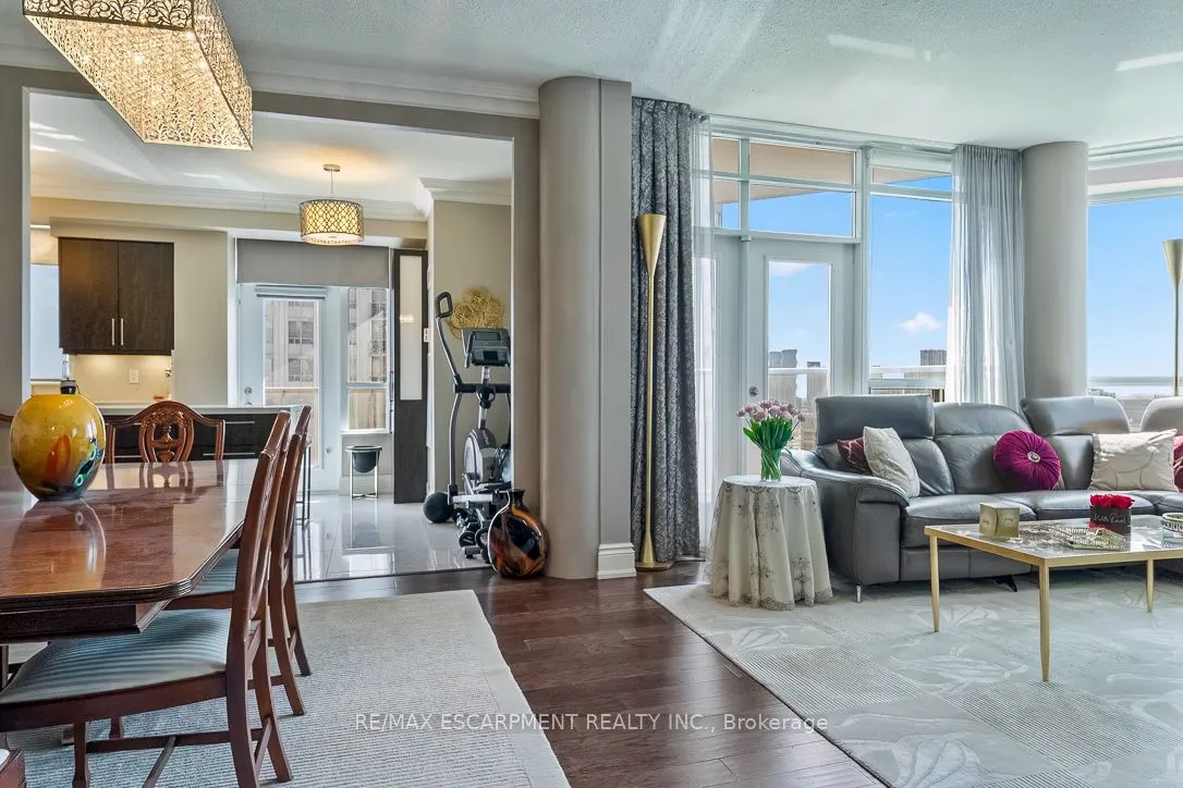 35 Kingsbridge Garden Circle #2706