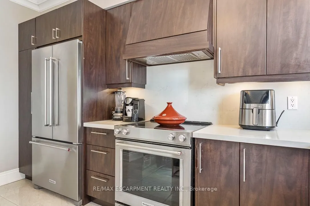 35 Kingsbridge Garden Circle #2706