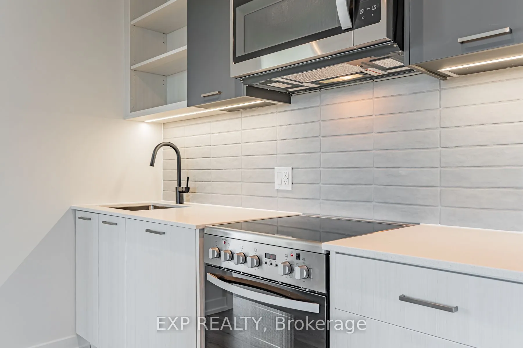 2300 St Clair Avenue W #803