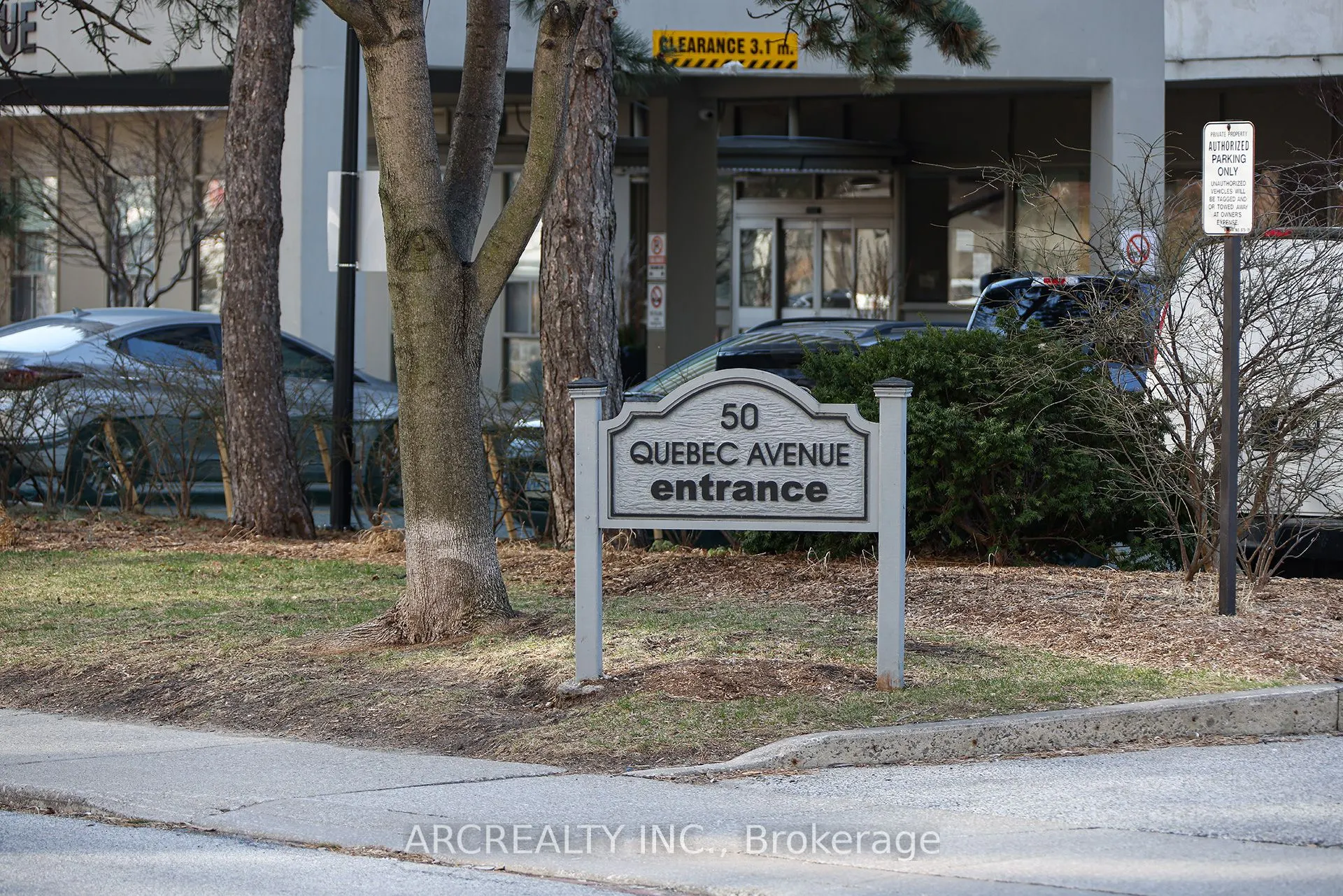 50 Quebec Avenue #2401