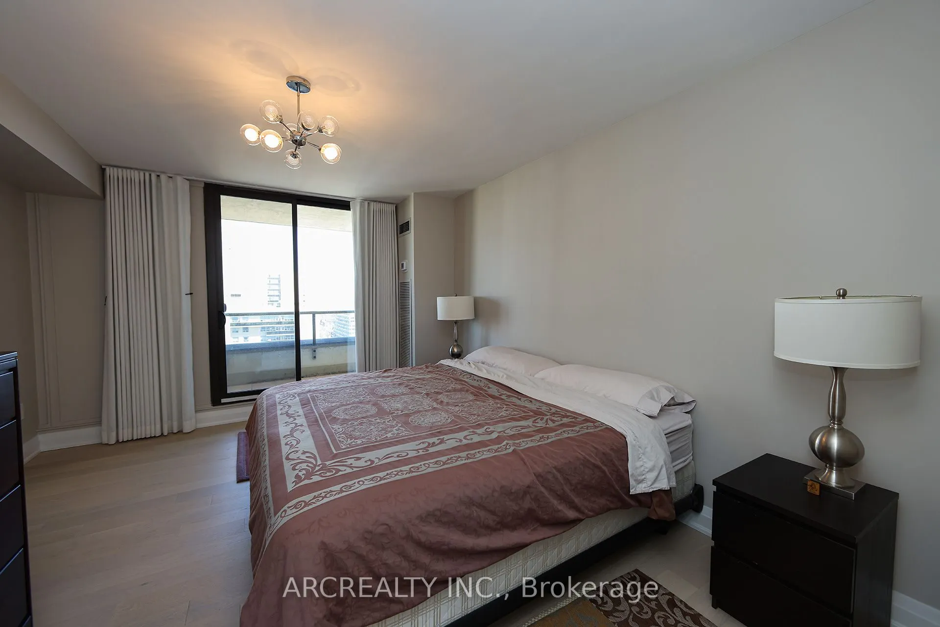 50 Quebec Avenue #2401