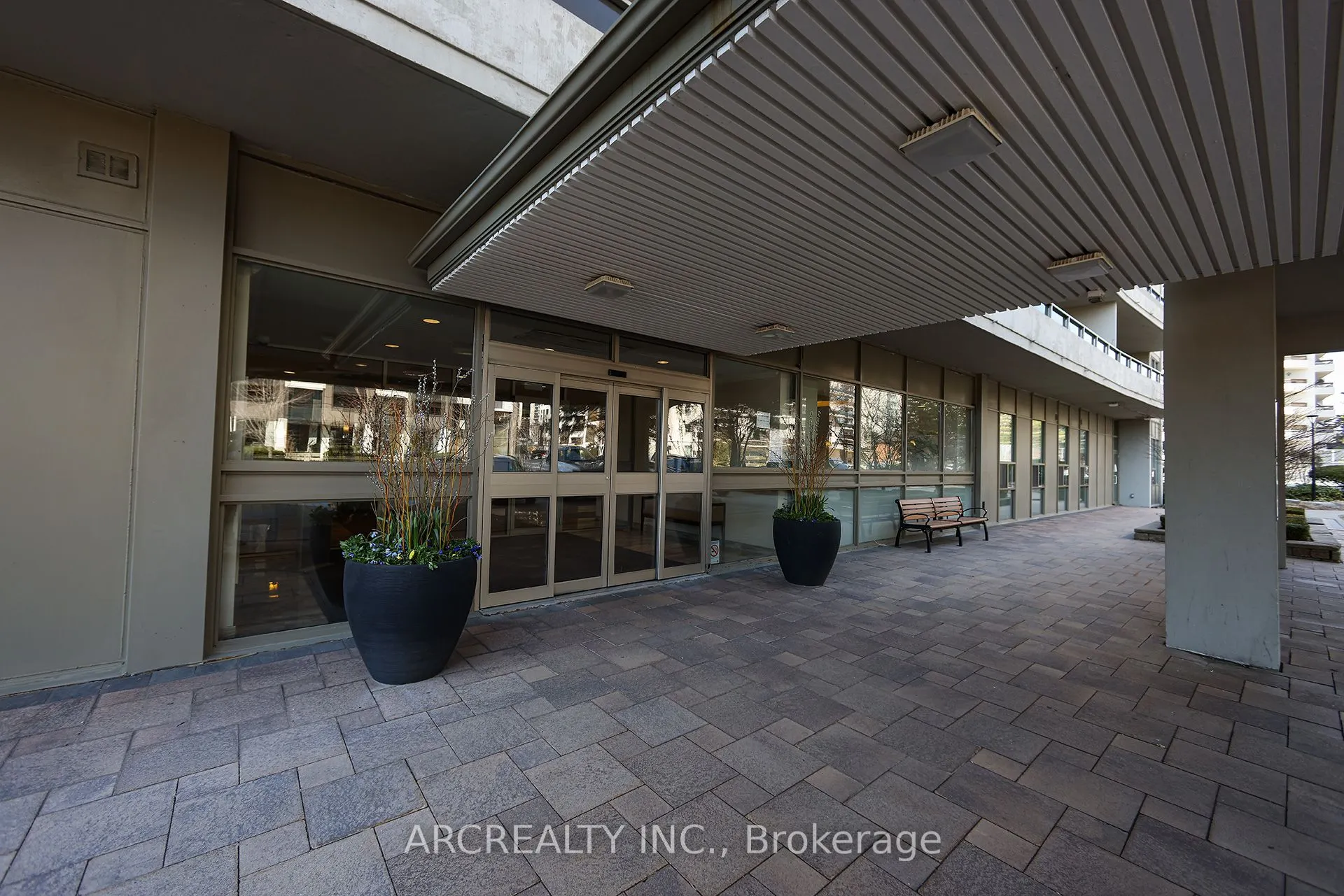 50 Quebec Avenue #2401