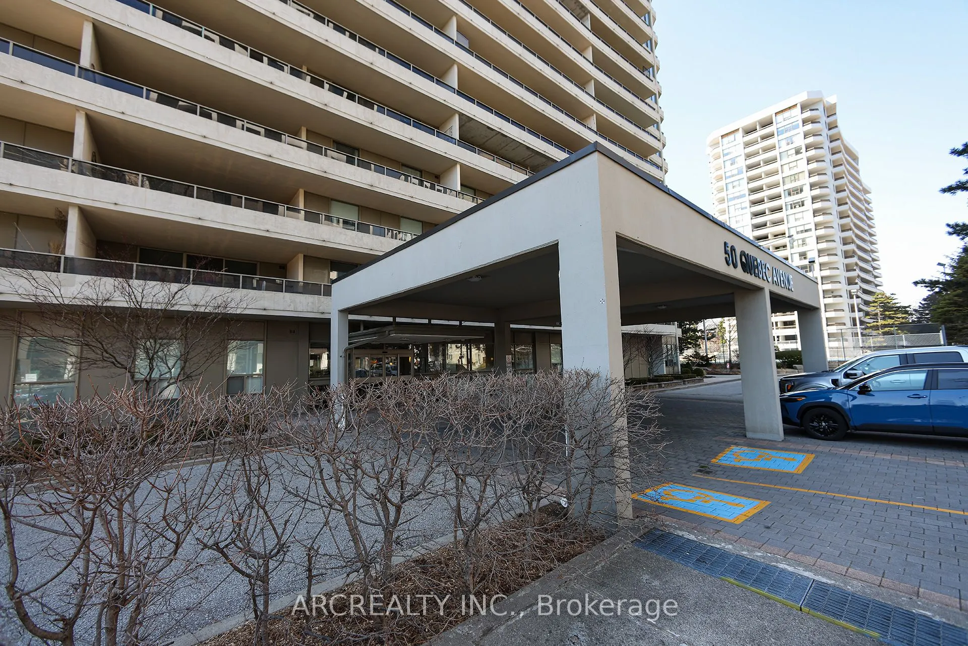 50 Quebec Avenue #2401