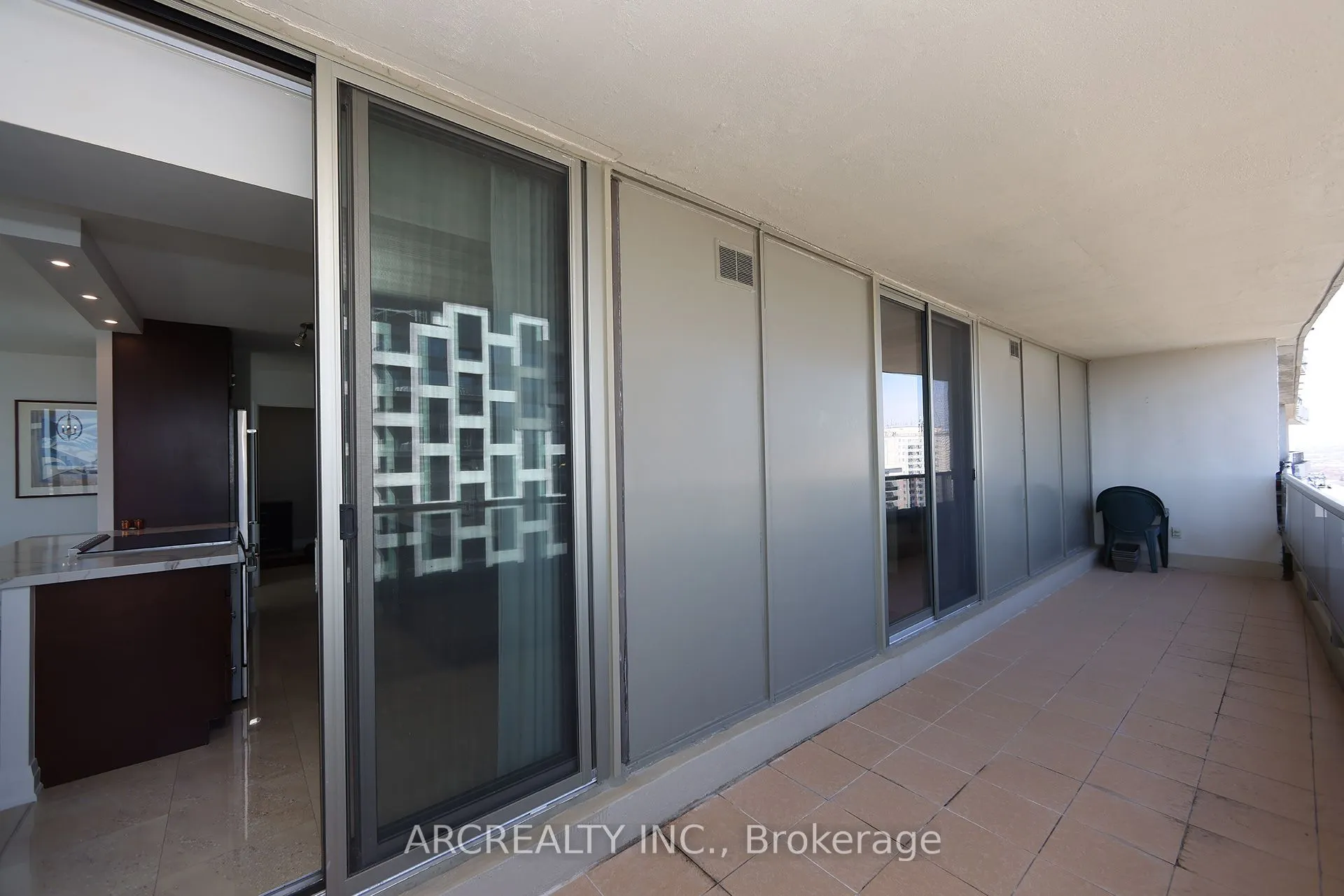 50 Quebec Avenue #2401