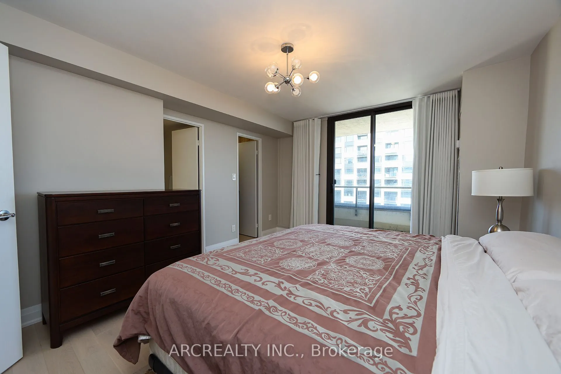 50 Quebec Avenue #2401