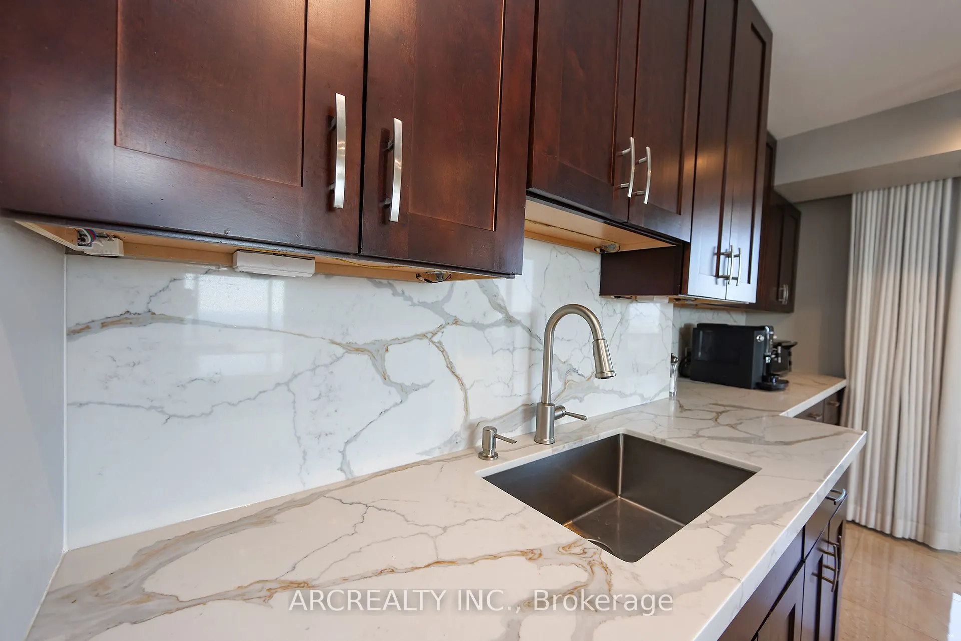 50 Quebec Avenue #2401