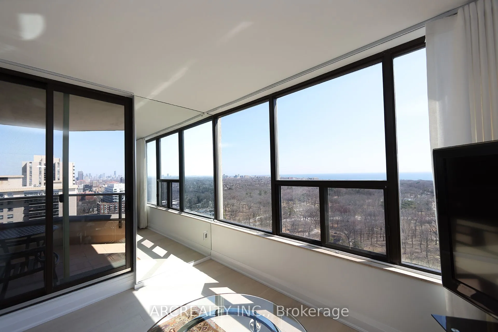 50 Quebec Avenue #2401