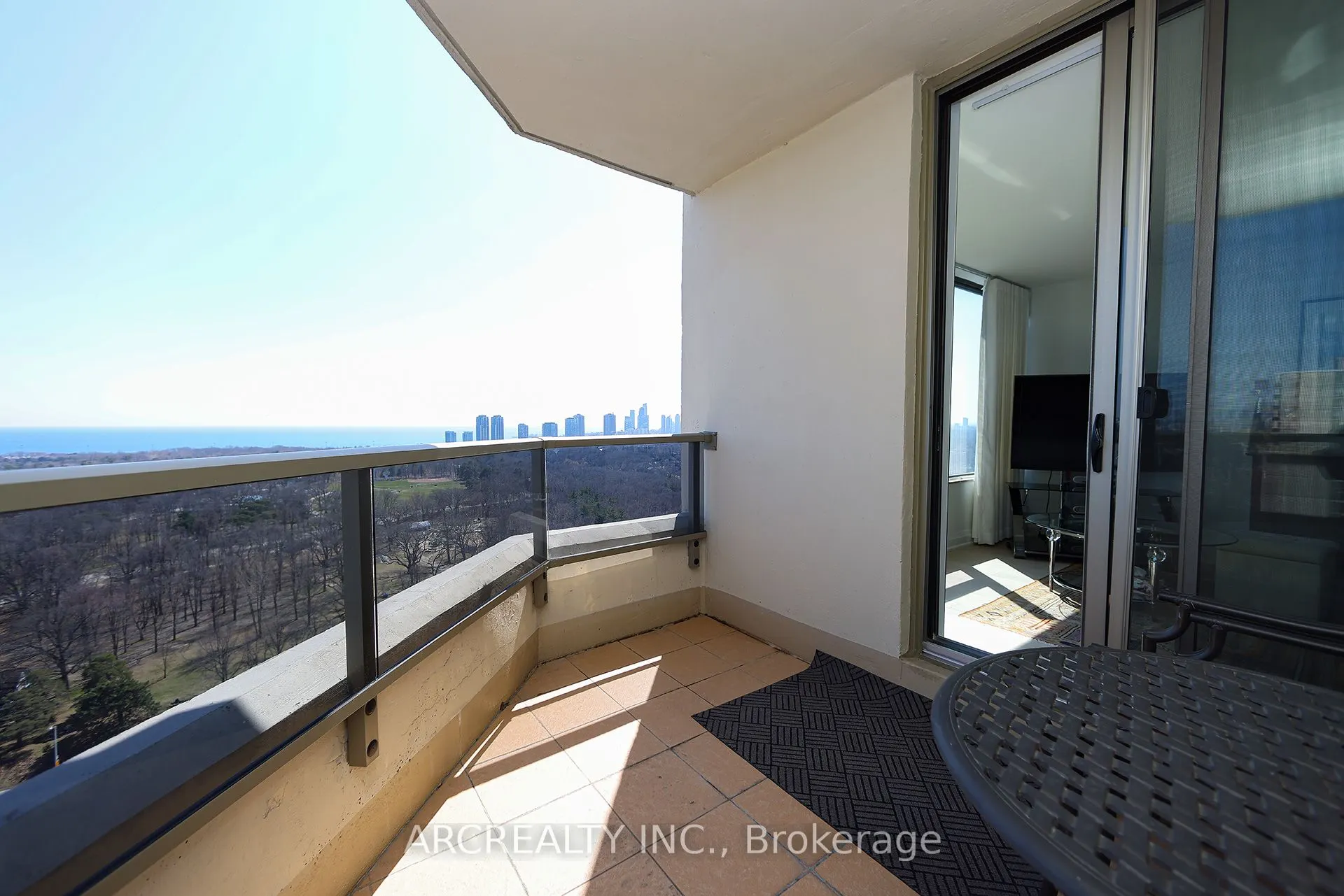 50 Quebec Avenue #2401
